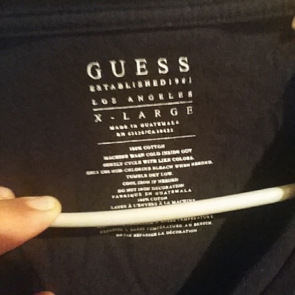 Guess black vneck - Picture 3 of 3